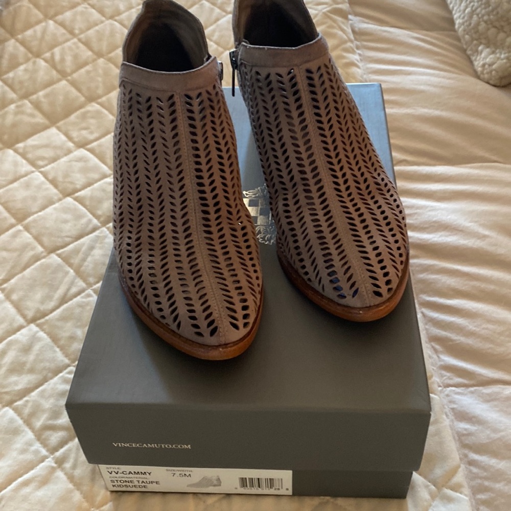 Vince Camino VV-Cammy Taupe Suede Booties Size 7.5M